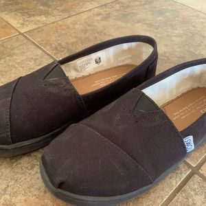 Youth Size 3 Toms